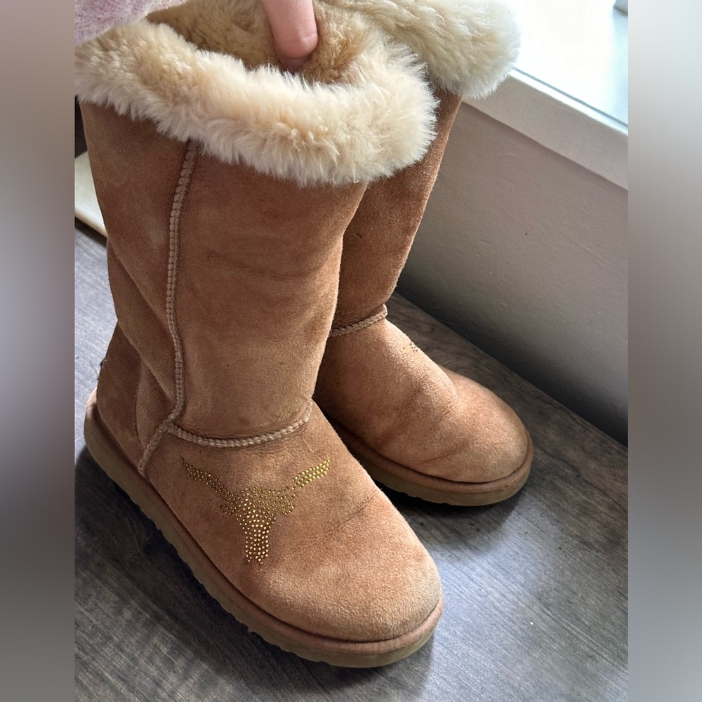 Ugh boots size 7